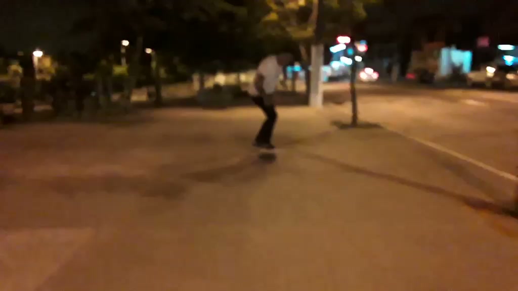 Desafio gravado à noite na rua